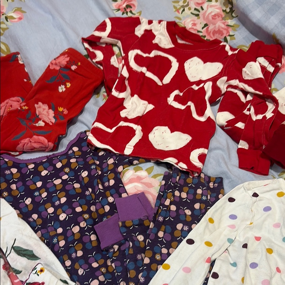Girls  Pajamas bundle  Purple, Red, and White. 8 sets - Picture 3 of 6